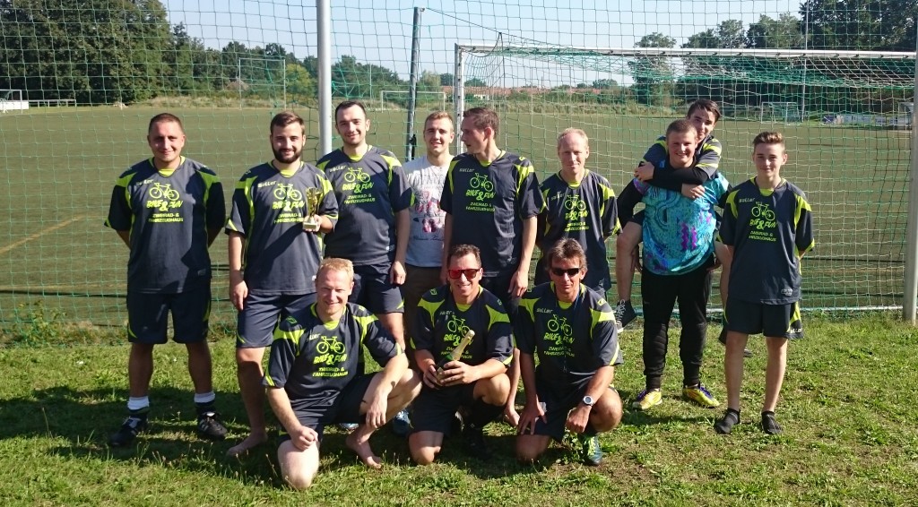 Die Siegermannschaft des FC Montag vom Bike & Fun-Cup 2015